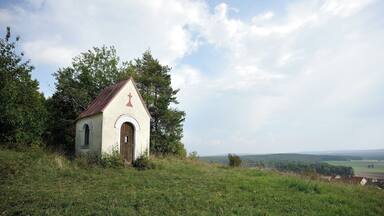This is a photograph of an architectural monument. It is on the list of cultural monuments of Bayern, no. D-3-71-122-33