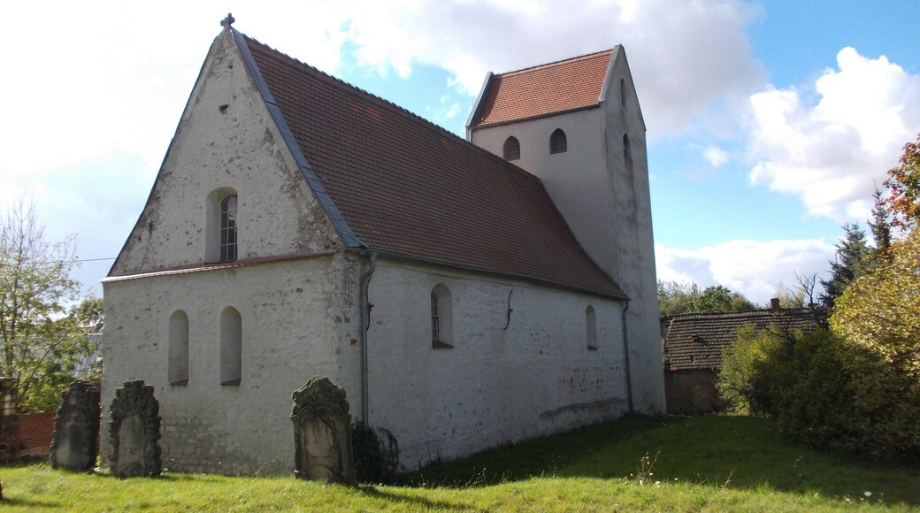 Kirchedlau church (Könnern, district of Salzlandkreis, Saxony-Anhalt) with old gravestones