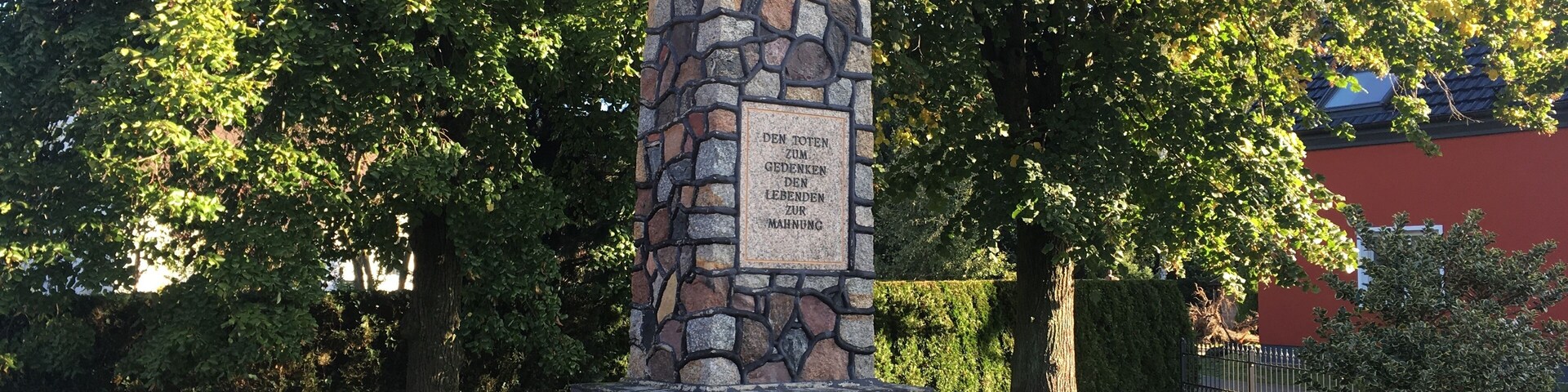 Memorial to the fallen soldiers in the German Unification Wars 1864, 1866, 1870/71, and of the World Wars 1914-1918 and 1939-45 in Groß Düben; locally historical significant; cultural heritage monument