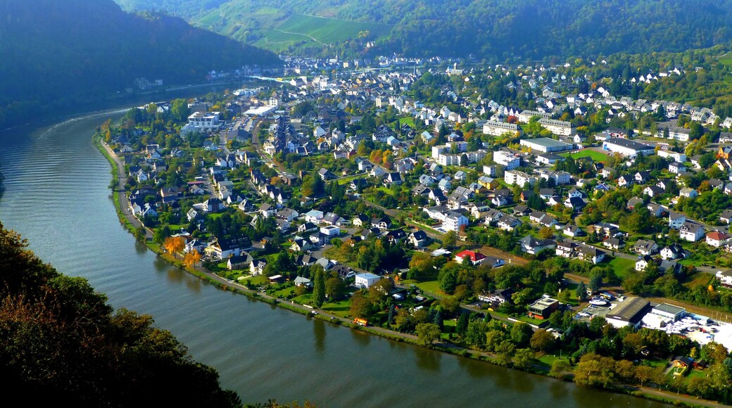 Starkenburg – Blick vom Weinhaus „Schöne Aussicht“ auf Traben-Trarbach