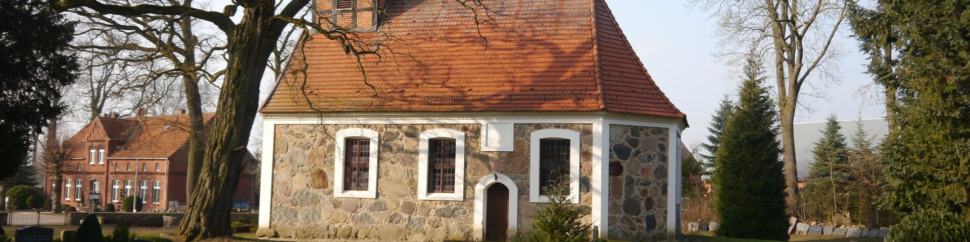 The evangelical-Lutheran church in Stolpe, Parchim looking north.