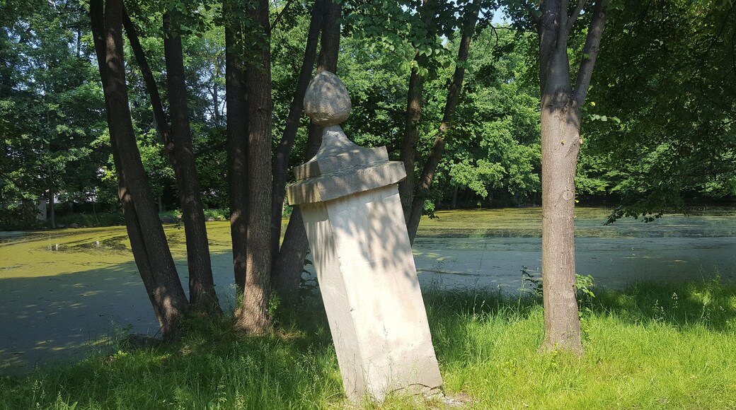 Hopfenbachtal. Schloßpark Naunhof. FHH-Gebiet: Hopfenbachtal, Gebietsnummer 4747-301. Landschaftsschutzgebiet.