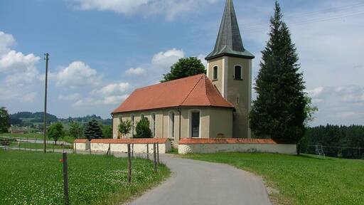 Rรถthenbach Kirche der Dreiheiligen