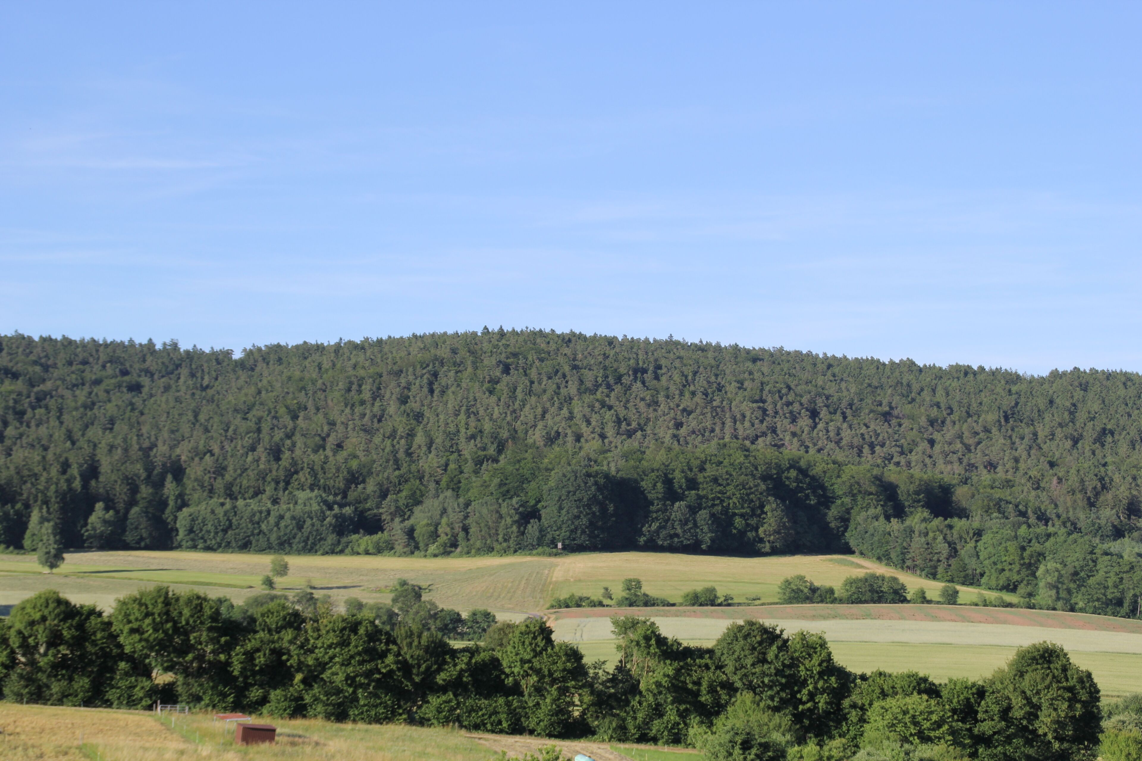 Der Glasberg von Huckelheim in Bayern gesehen
