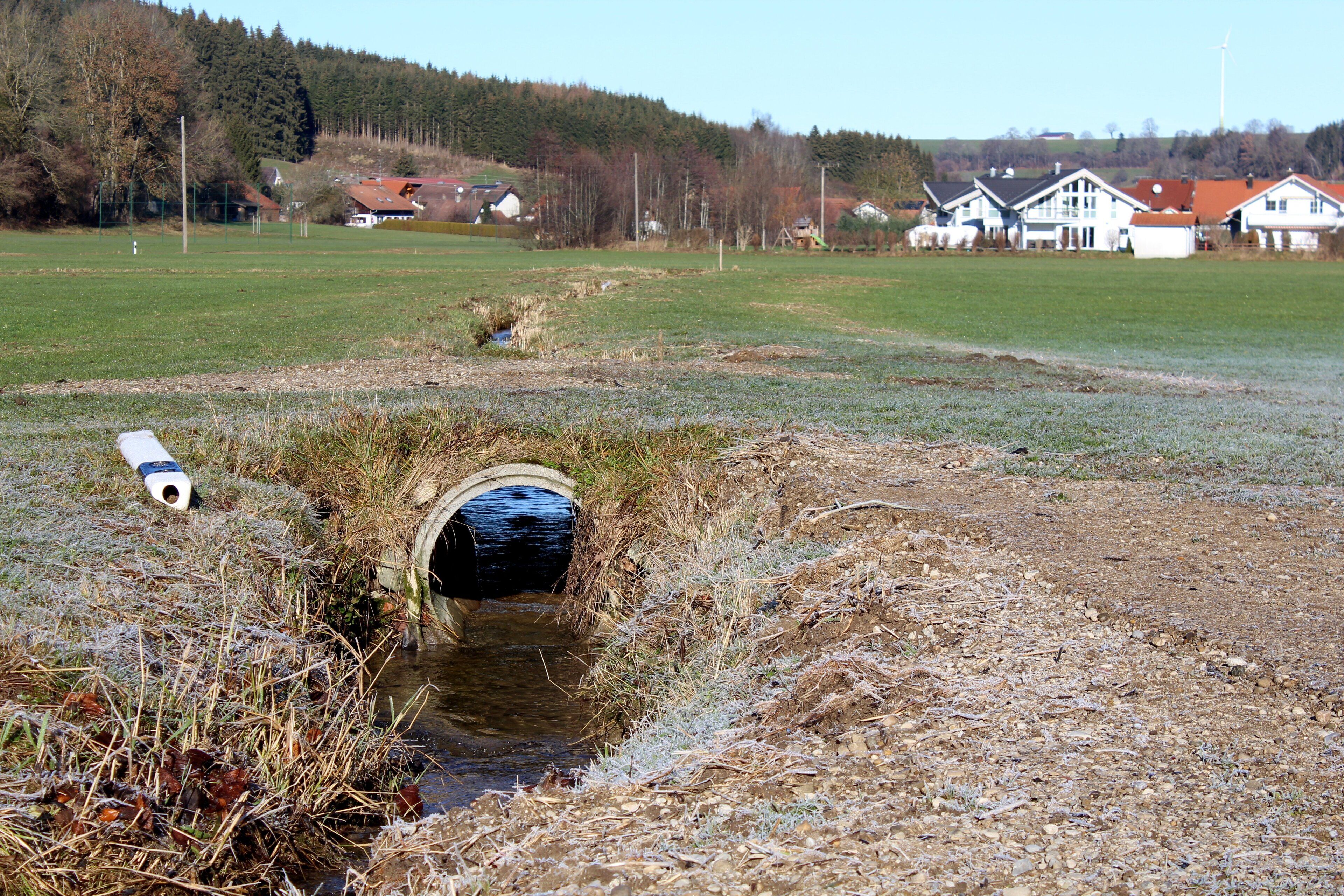 Hopferbach heißt hüpfender Bach.