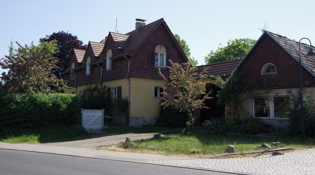 Schwielowsee, Ortsteil Geltow in Brandenburg. Das Haus Am Wasser steht unter Denkmalschutz.