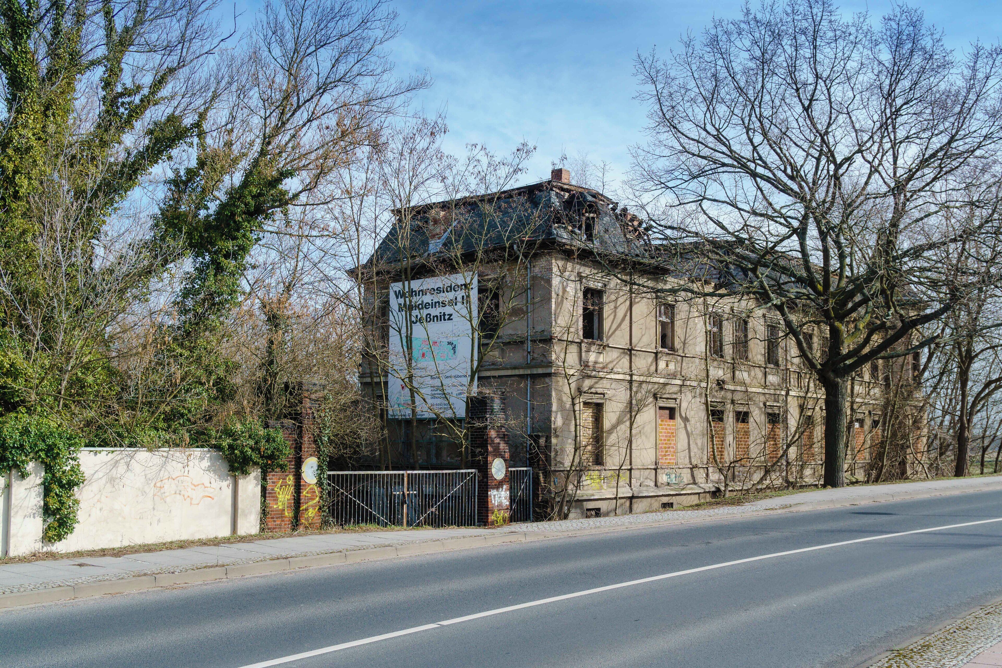 Mühle auf der Muldeinsel II, vor der Leopoldbrücke in Jeßnitz (Anhalt)