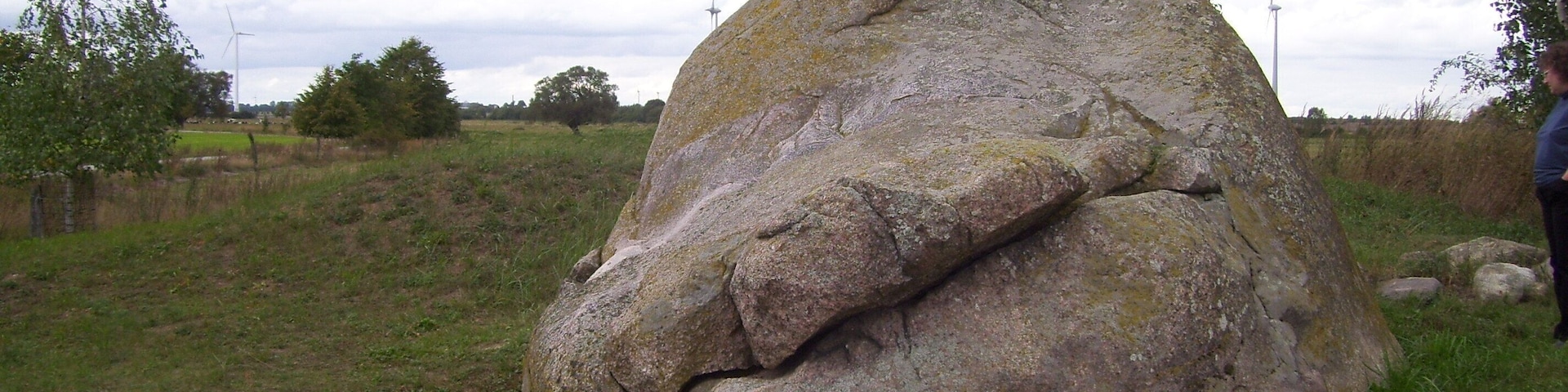 This file was uploaded with Commonist. Teufelsstein bei Friedland (Mecklenburg), Südseite