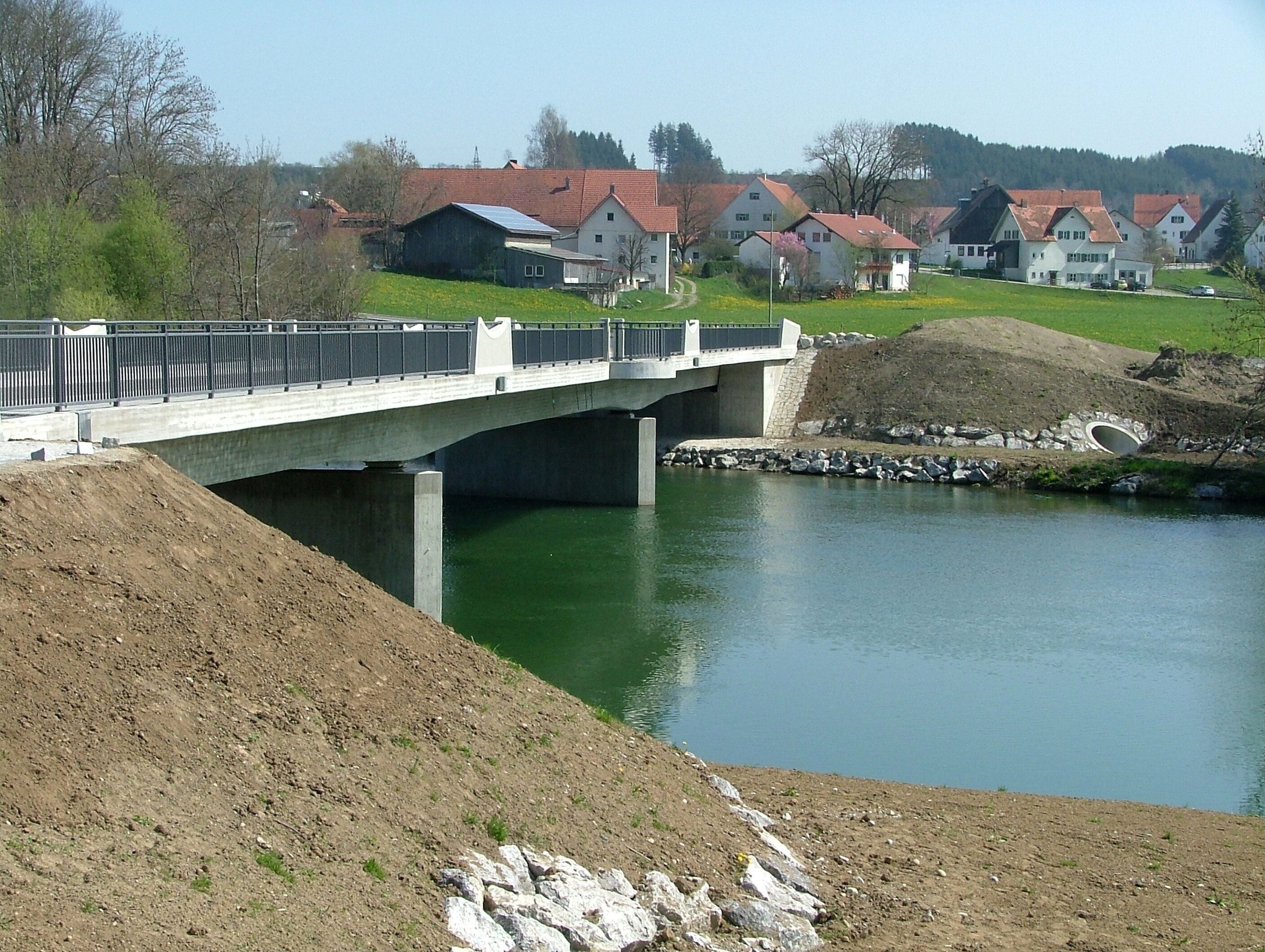 Neue Brücke 09.04.2011