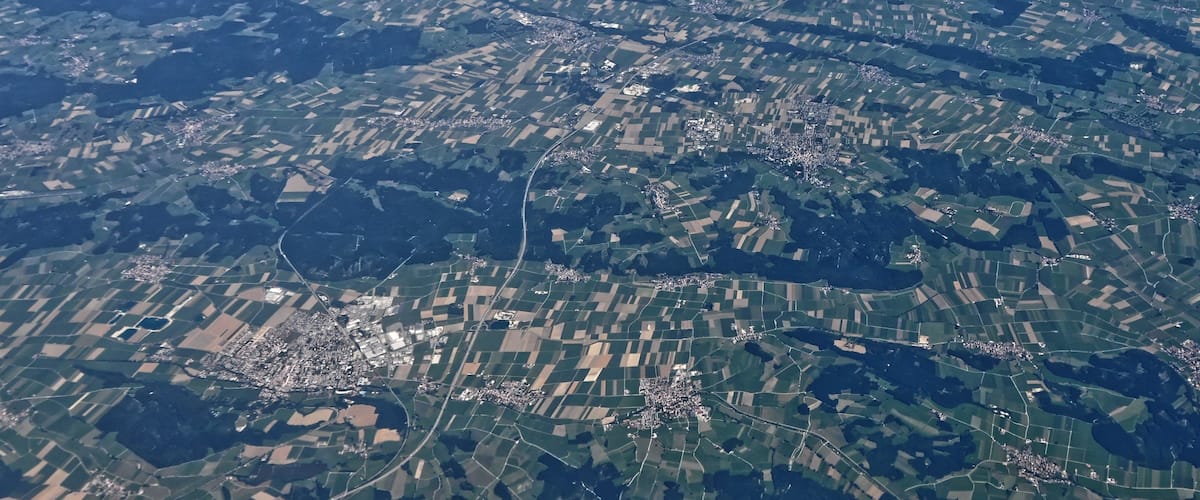 Bilder vom Flug -Rom-Düsseldorf-Hamburg 2013 Dieses Foto entstand in Zusammenarbeit mit Stadtbesichtigungen.de Die Seiten Stadtbesichtigungen.de, der dazugehörige Reise Blog sowie die Facebookseite: Stadtbesichtigungen Rom dürfen dieses Bild für Ihre Veröffentlichungen ohne den Hinweis auf Wikipedia, Commons bzw der Lizenz verwenden. Die Verantwortlichen habe von mir (Ra Boe) die Originaldaten zur freien Verfügung übermittelt bekommen.