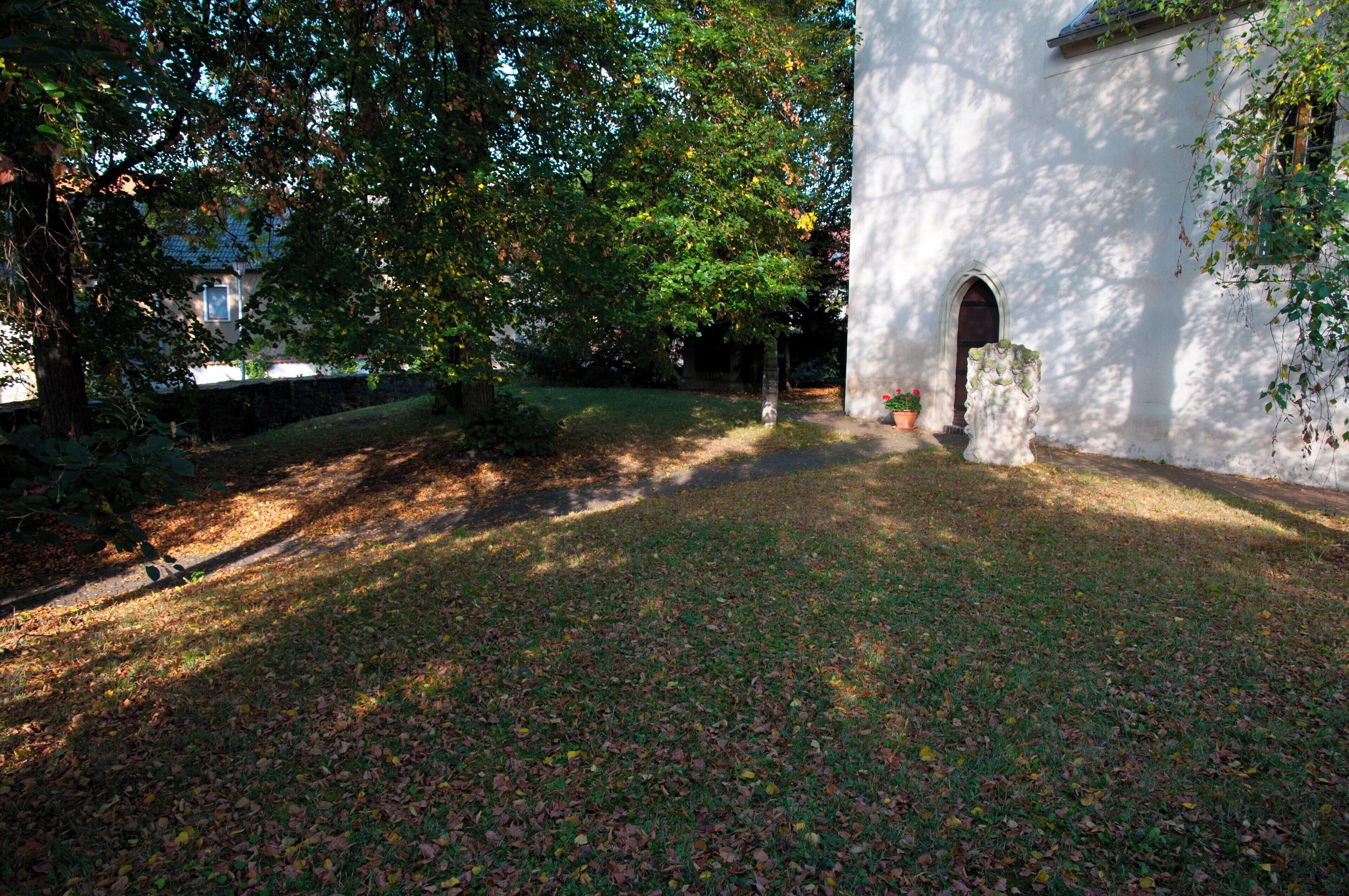 Kirchhof St. Michael Brachwitz (Sachsen Anhalt, Deutschland)