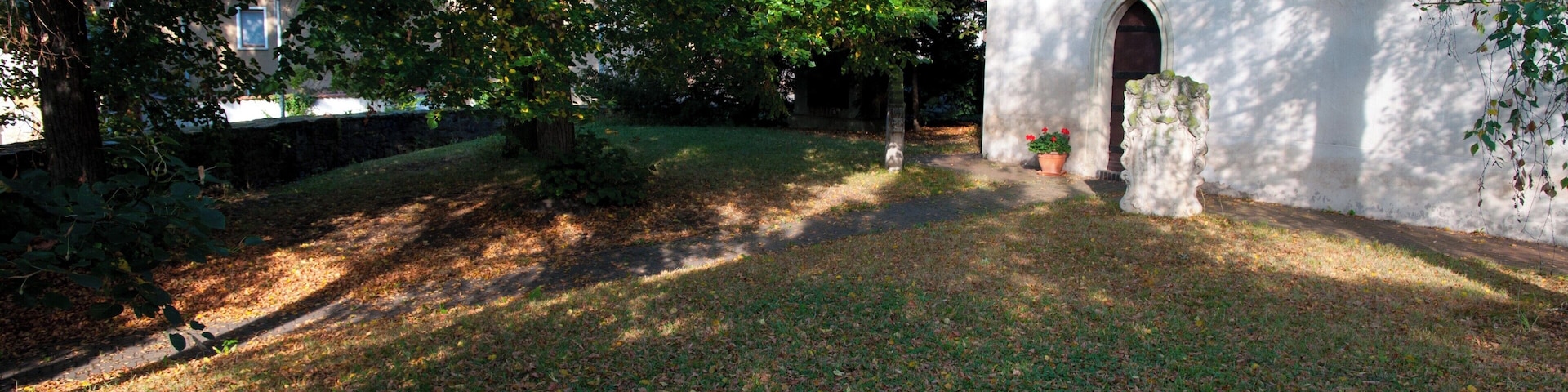 Kirchhof St. Michael Brachwitz (Sachsen Anhalt, Deutschland)