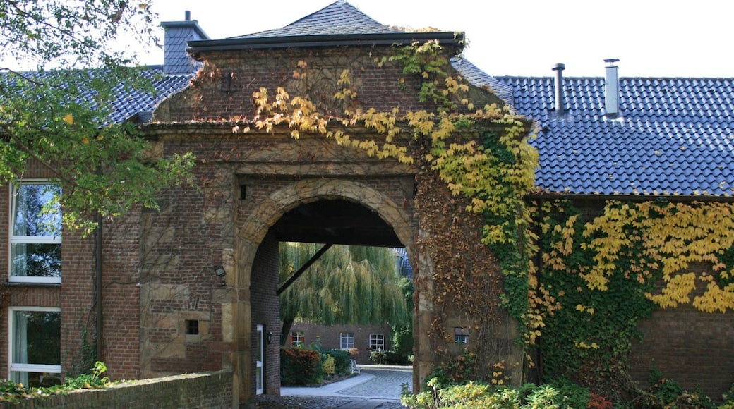This is a photograph of an architectural monument. It is on the list of cultural monuments of Nörvenich, no. 1