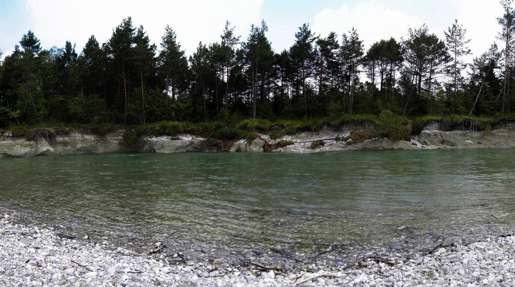 Die "Reißende" (Isar) bricht die Wege weg!