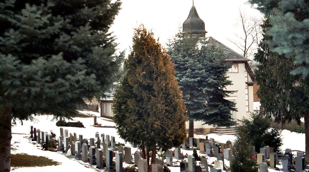 Teichwolframsdorf, the cemetery