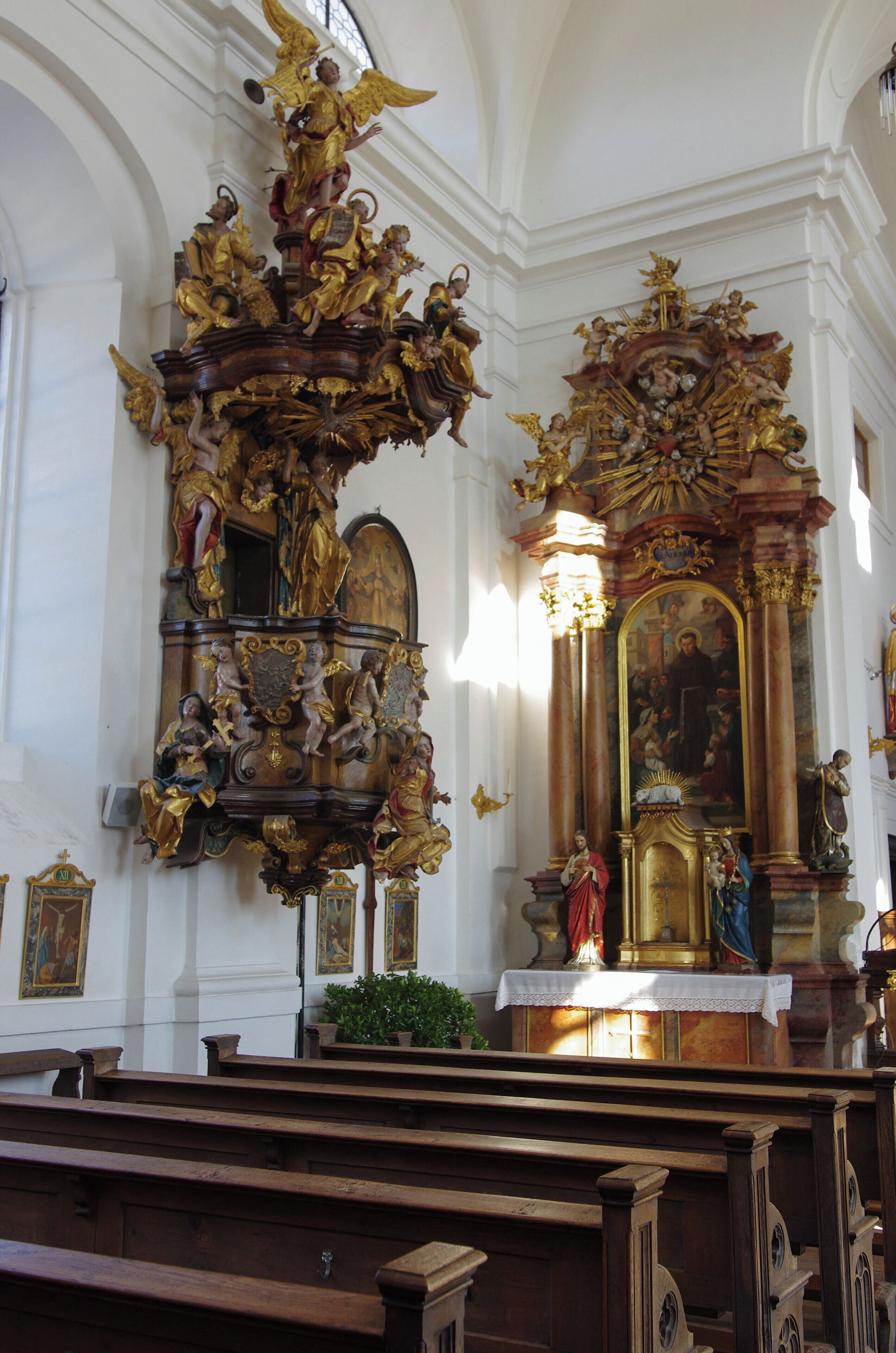 This is a photograph of an architectural monument. It is on the list of cultural monuments of Bayern, no. D-7-73-117-37