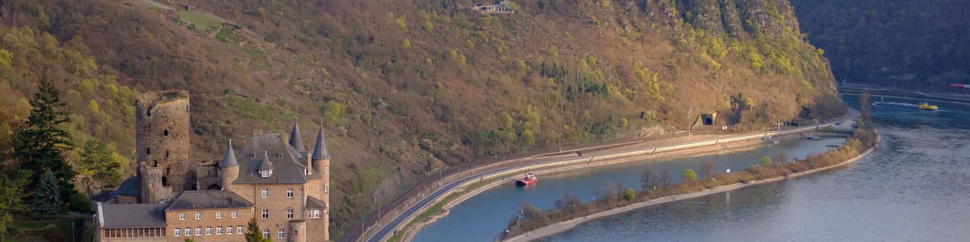 Burg Katz und Loreleyfelsen, von Dreiburgenblick bei Patersberg