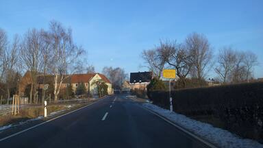 Schwarz (Calbe), Ortseingang aus Richtung Calbe (Saale).