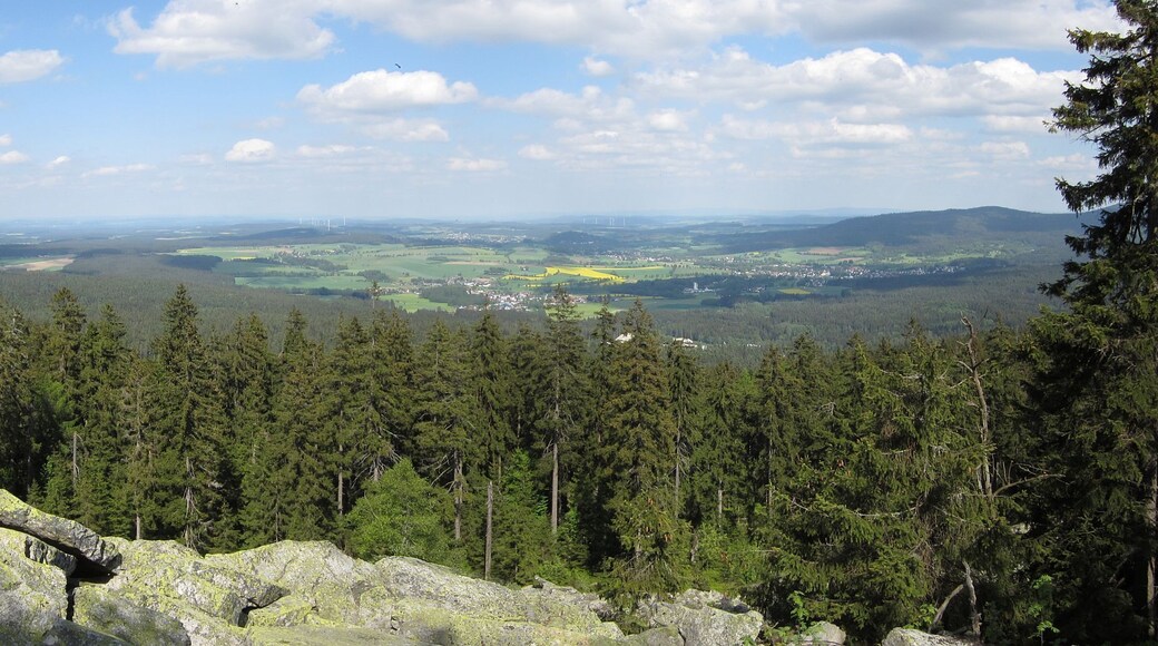 Blick vom Gipfel der Platte auf das Blockmeer und das Sechsämterland