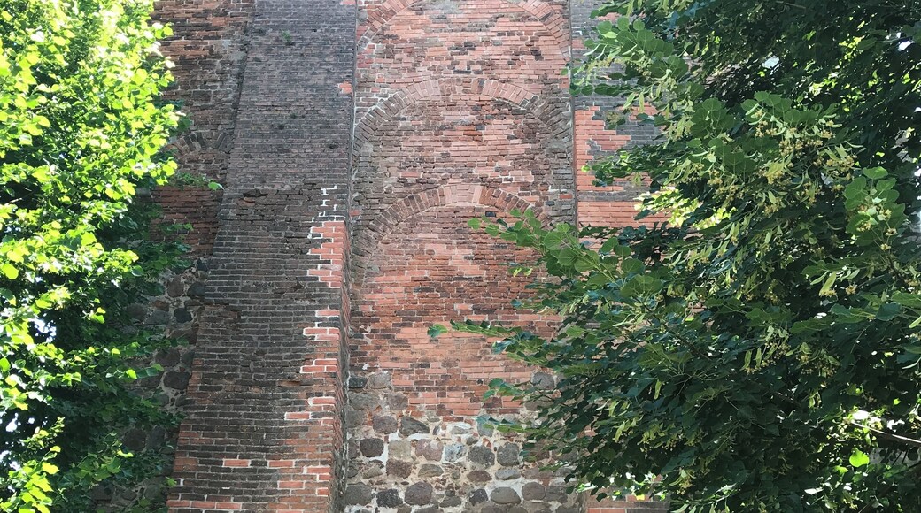 Die Dorfkirche Klosterdorf in Oberbarnim ist eine Feldsteinkirche aus der zweiten Hälfte des 13. Jahrhunderts im Landkreis Märkisch-Oderland im Land Brandenburg.