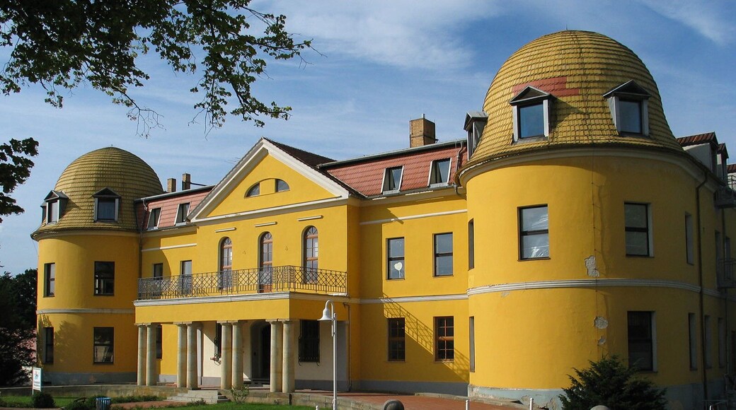 Former castle in Gebelzig, municipality of Hohendubrau, east Saxony, Germany. Today the building contains the “Elementary School Hohendubrau”.