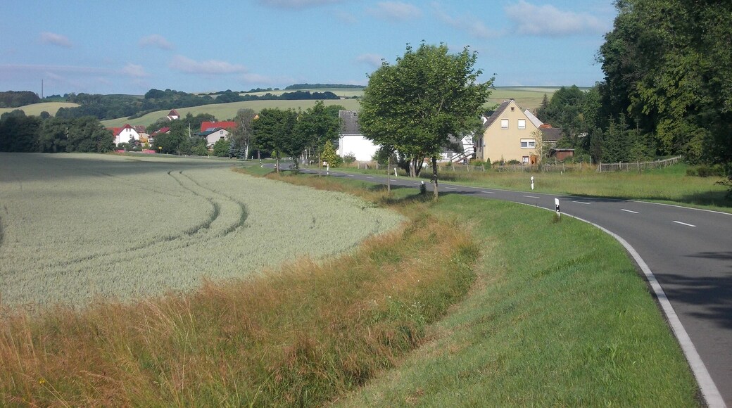 Entrance to the village of Kleinpötewitz (Wetterzeube, district: Burgenlandkreis, Saxony-Anhalt)
