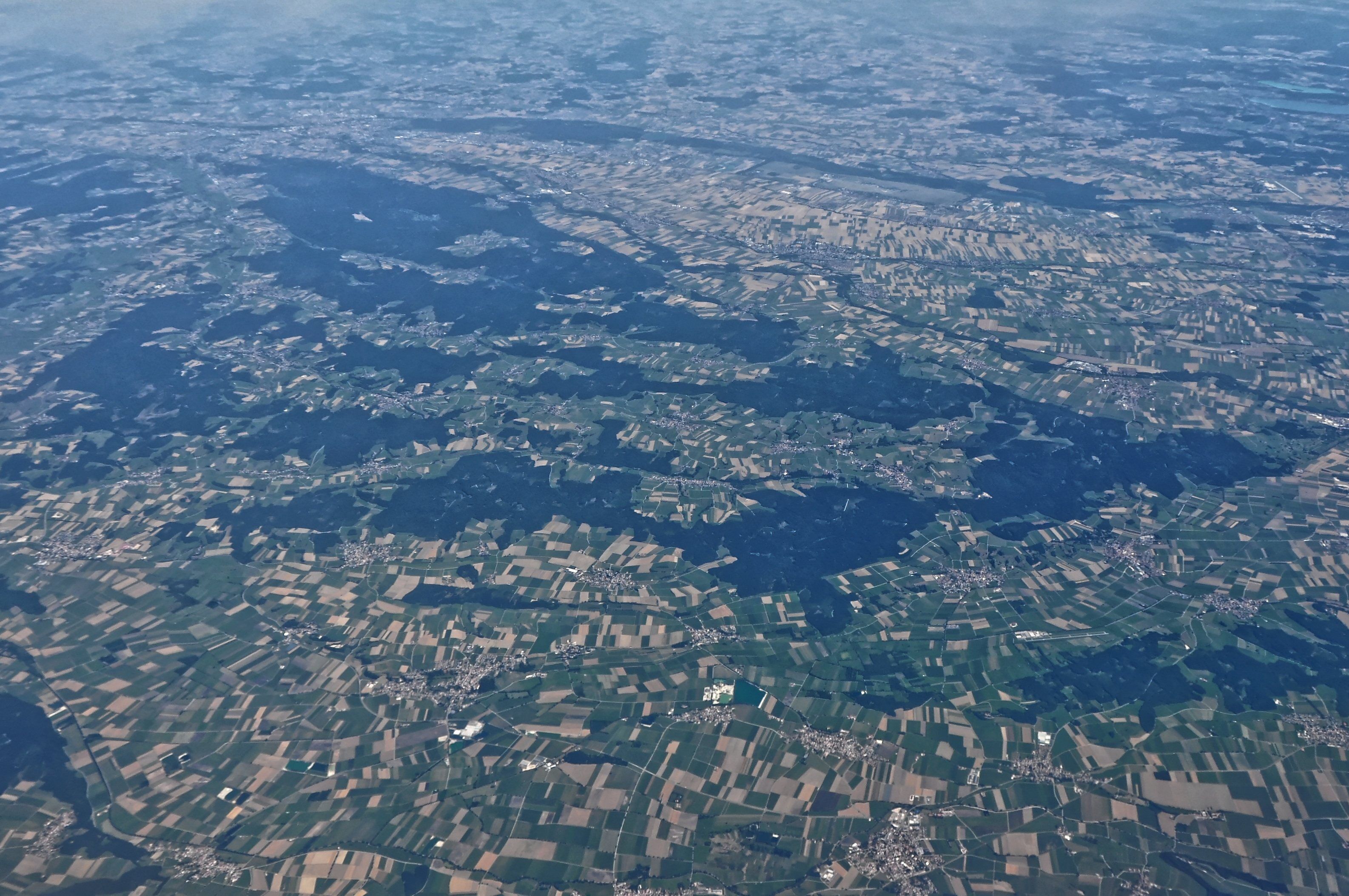 Bilder vom Flug -Rom-Düsseldorf-Hamburg 2013 Dieses Foto entstand in Zusammenarbeit mit Stadtbesichtigungen.de Die Seiten Stadtbesichtigungen.de, der dazugehörige Reise Blog sowie die Facebookseite: Stadtbesichtigungen Rom dürfen dieses Bild für Ihre Veröffentlichungen ohne den Hinweis auf Wikipedia, Commons bzw der Lizenz verwenden. Die Verantwortlichen habe von mir (Ra Boe) die Originaldaten zur freien Verfügung übermittelt bekommen.