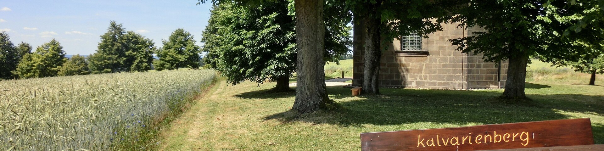 Rastplatz mit Kapelle