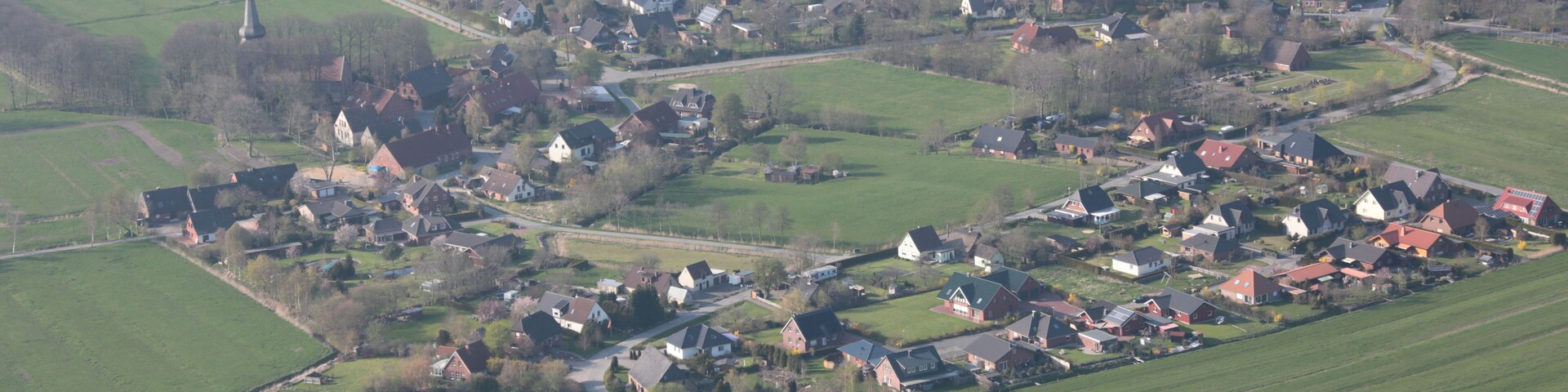 Fotoflug von Nordholz-Spieka nach Oldenburg und Papenburg This photo was taken by Alchemist-hp. If you use one of my photos, an email (account needed) or a message or direct to: my email account would be greatly appreciated. Please note the license terms. Other licensing terms can get discussed, too. This file is copyrighted and has been released under a license which is incompatible with Facebook's licensing terms. It is not permitted to upload this file to Facebook.