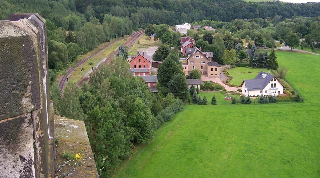 Blick vom alten Hetzdorfer Viadukt Richtung West, u.a. auf den Bahnhof Hetzdorf