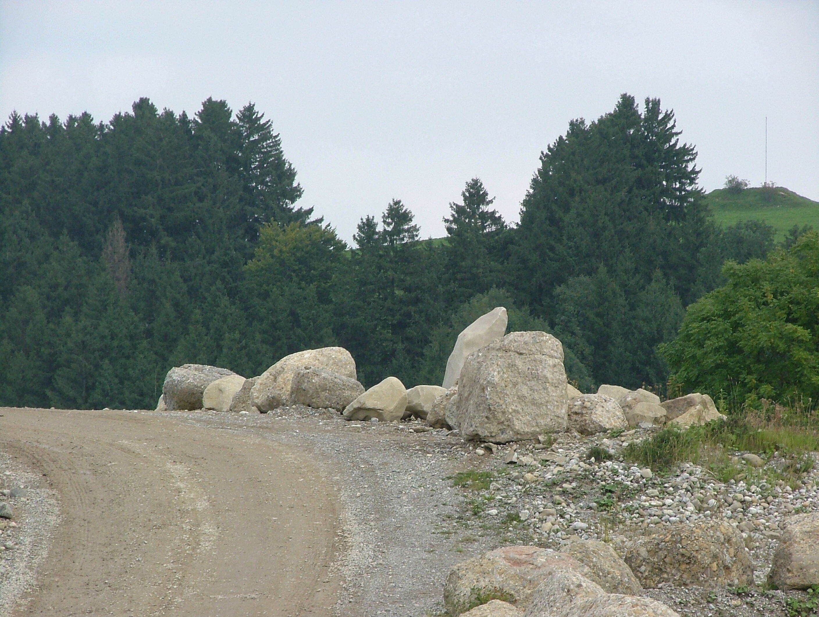 Kraftisried Findlinge in der Kiesgrube