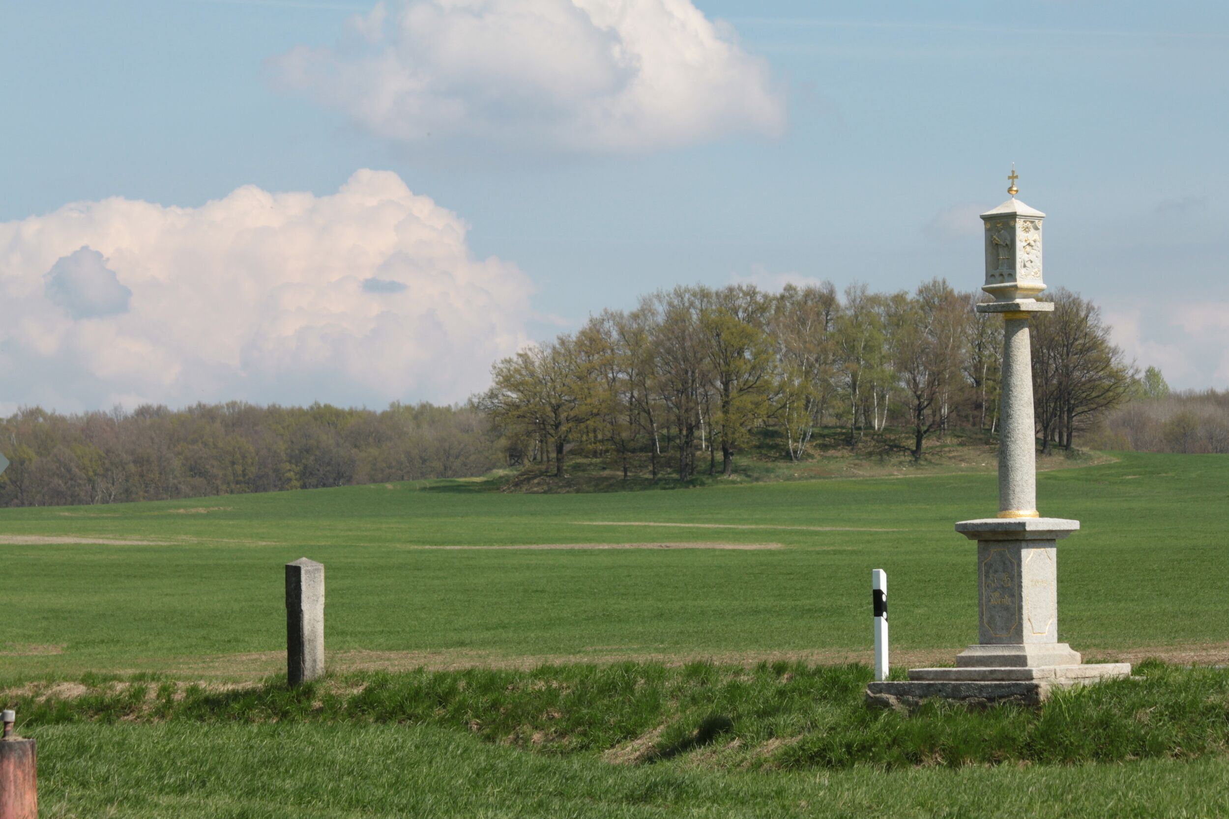Wayside shrine north of Crostwitz/Chrósćicy, Bautzen district, Saxony.