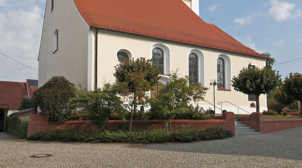 Kath. Pfarrkirche St. Peter und Paul in Münsterhausen; Ansicht von Südwesten