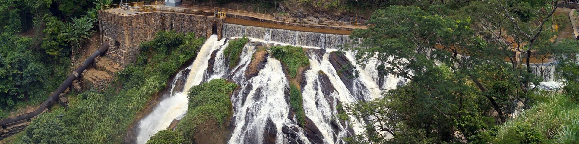 Cachoeira na cidade de Tombos e início do Caminho da Luz / Brazil