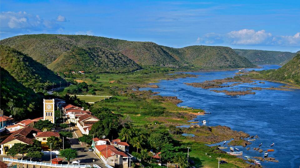 Cidade de Piranhas e Rio Sao Francisco. Alagoas.