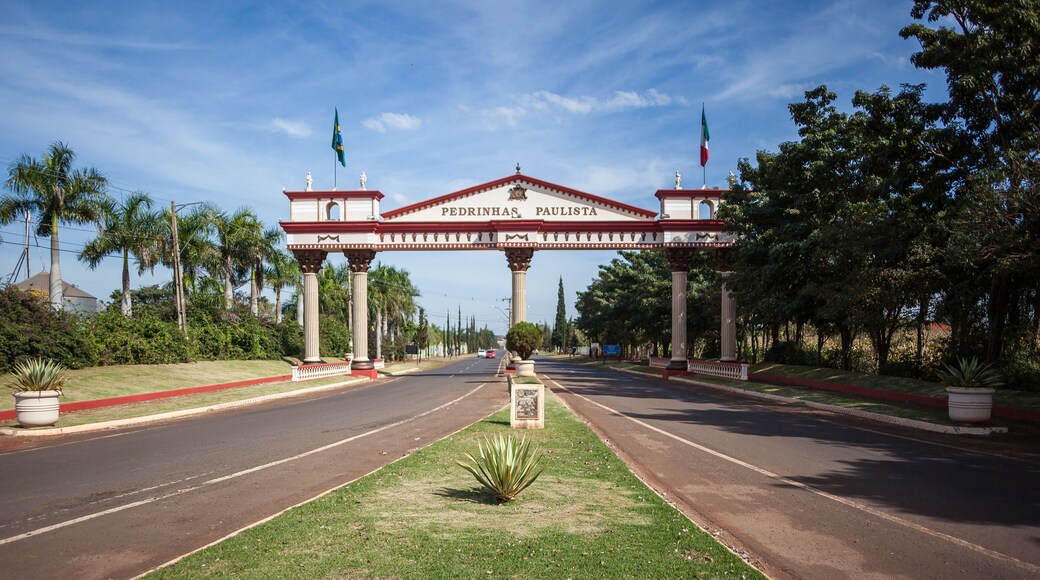 Gateway of the city of Pedrinhas Paulista, Italian colony in the countryside of São Paulo state