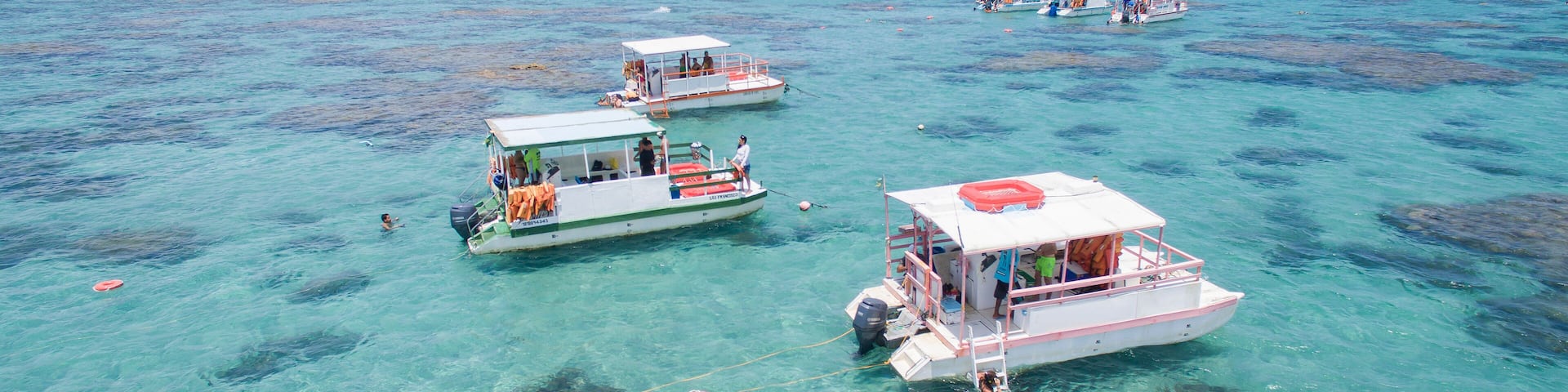 Imagem Aérea das Parrachos de Maracajaú, o Caribe Brasileiro no Município de Maxaranguape, no Rio Grande do Norte, Brasil