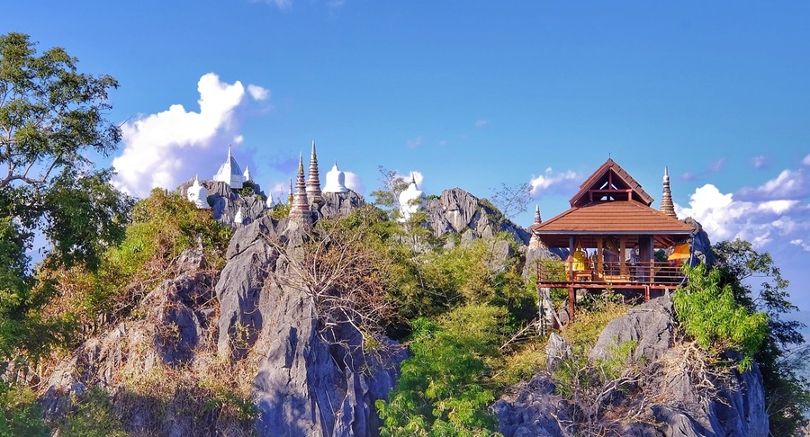 Unseen in Thailand at Lampang where is province in North. Anyone who love trekking and good vibe to see clearly sky.You must go there and You will be surprised and impressed how they’re beautiful and gorgeous.
#lifeatexpedia
Place Name: Wat Chalermprakiat at Lampang