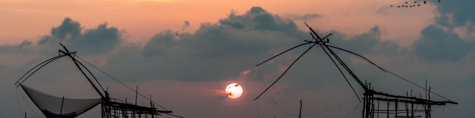 Morning Phatthalung II 八大龍 Phatthalung - Thailand
"人生過客匆匆,相機抓住每個剎那,與我擦肩而過的人和事"