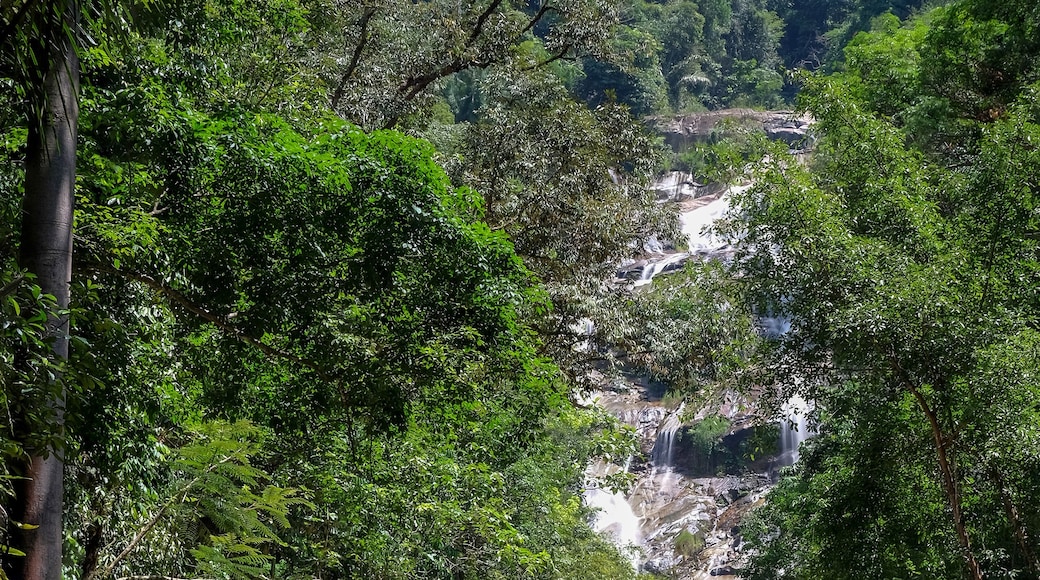 Enjoy the nature of waterfall at Lata Kinjang Chenderiang Perak