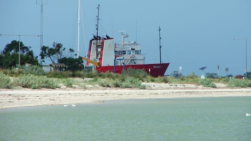Port welshpool south gippsland australia.
supply boat that takes provisions to the oil platforms in bass straight.
#boat, #beach, #port, #Australia
www.wyldfamilytravel.com