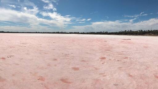 The 8 hour drive from Adelaide back to Melbourne was more interesting than I expected. The Pink Lake near Dimboola was the perfect place to stretch our legs and explore. Since there was hardly any water in the lake, we were able to walk on the hard crystallized salt and enjoy the vast beauty. Don’t forget your sunnies in the car as it was overwhelmingly bright when we visited! #SMDdoesOZ #Australia
