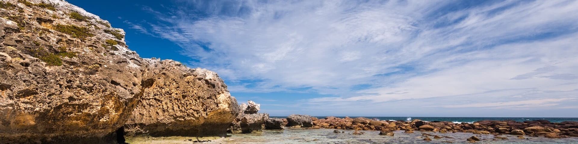 Awesome awesome awesome location!! This is a MUST visit when on Kangaroo Island, how’s the water!!!