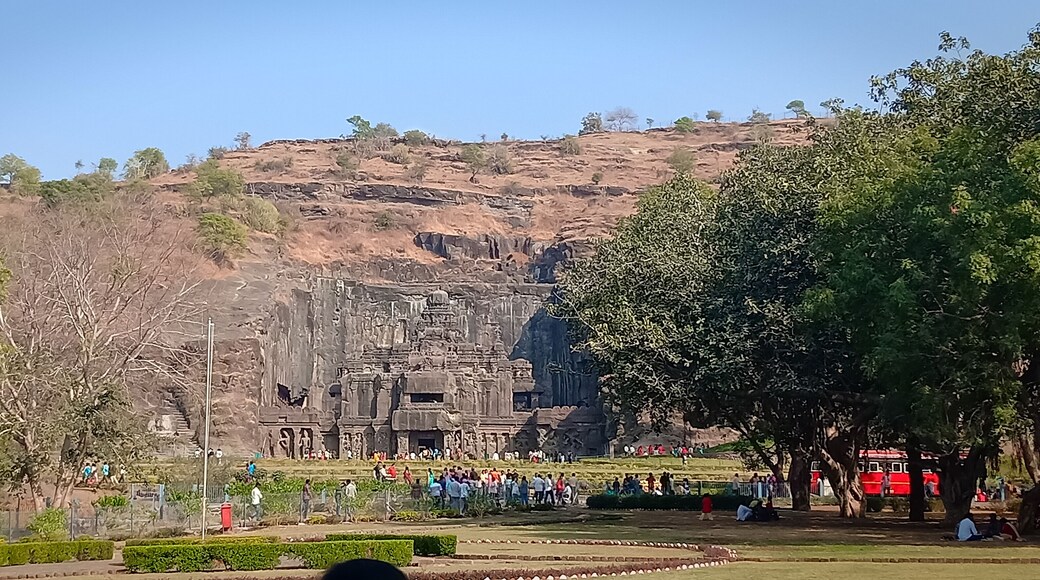 Built during 600 to 1000 CE, Ellora Caves lie in the Sahyadri hills in Aurangabad and is a 2-hour drive from the Ajanta Caves. The Ellora Caves comprise Hindu, Buddhist and Jain temples and over a 100 caves with only 34 open to the public excavated from the basalt cliffs in the Charanandari hills. Ellora Caves served as lodgings to the travelling Buddhist and Jain monks besides being a site for the trade route. There are 17 Hindu caves, 12 Buddhist and five Jain caves with deities, carvings and even monasteries depicting the mythology of each religion.