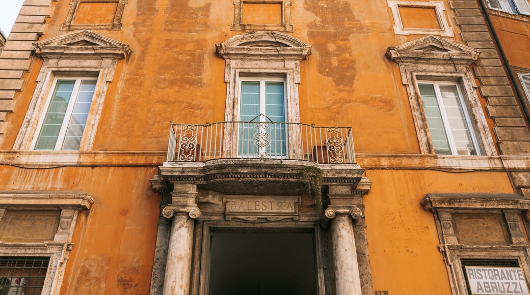 Trevi which includes heritage elements