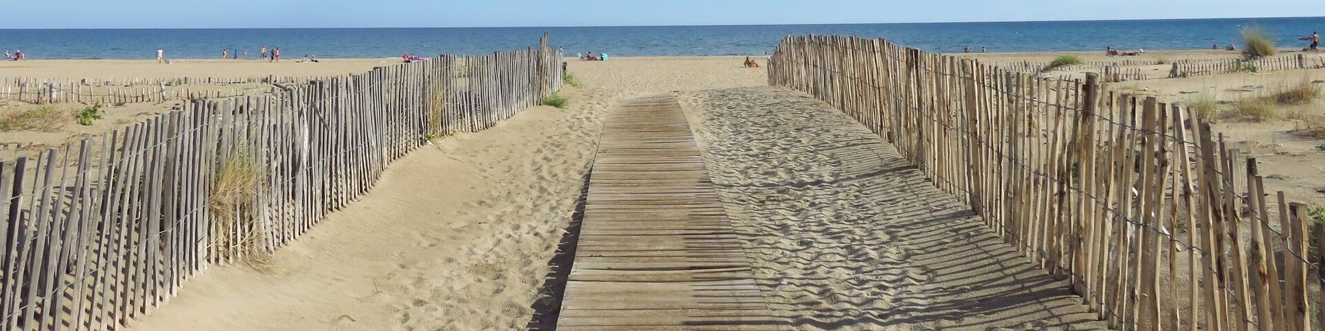 Chemin d’accès à la plage de Marseillan (France)