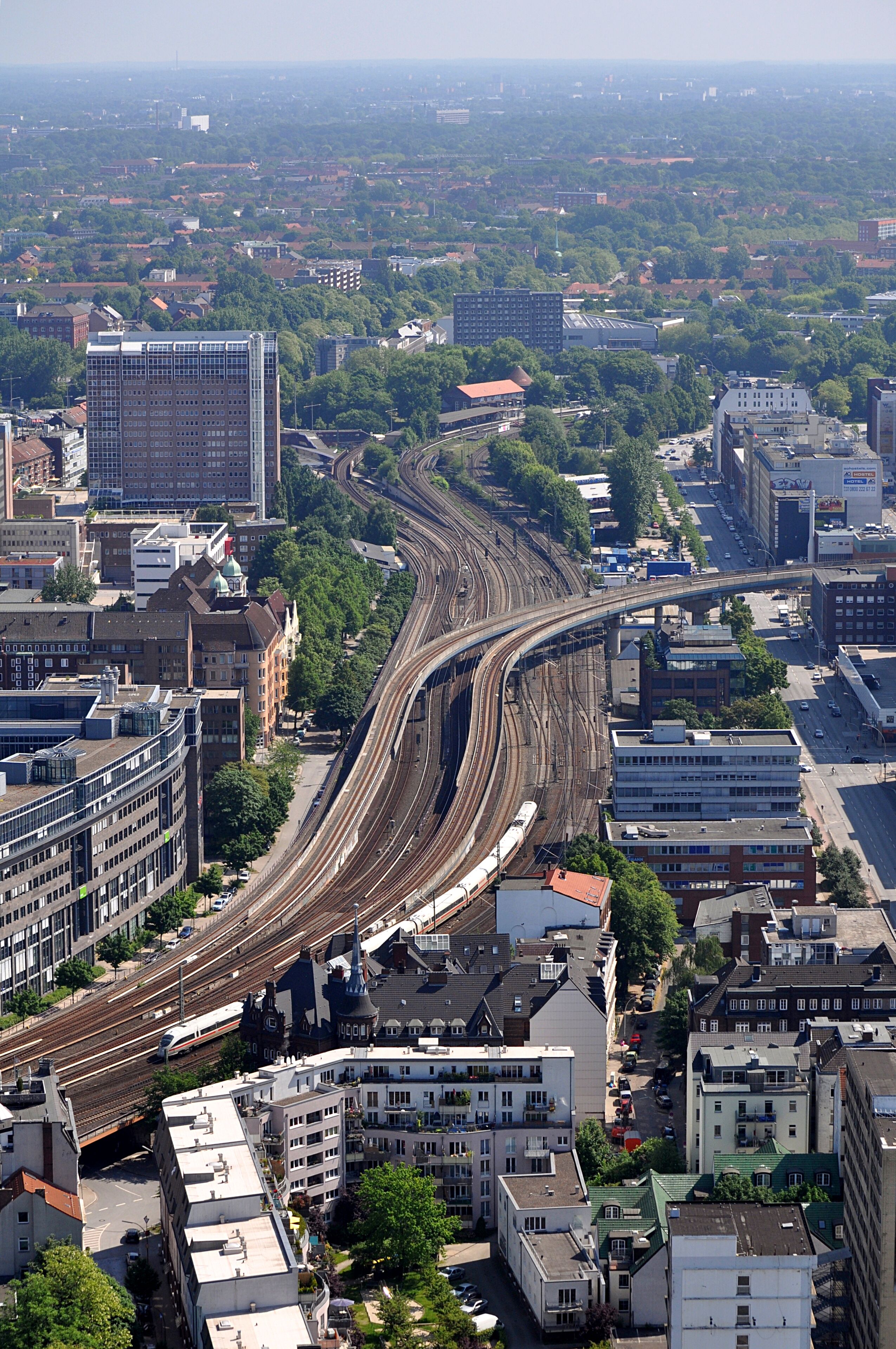 Ausfädelung der S-Bahnlinie S3 zwischen Hamburg-Hauptbahnhof und Berliner Tor.