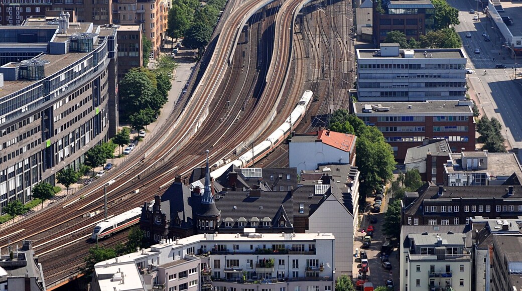 Ausfรคdelung der S-Bahnlinie S3 zwischen Hamburg-Hauptbahnhof und Berliner Tor.