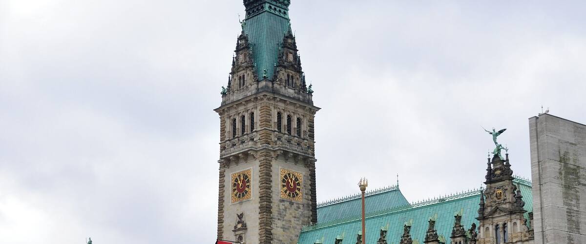 This is a photograph of an architectural monument. It is on the list of cultural monuments of Hamburg, no. 11980, 14802, 14861