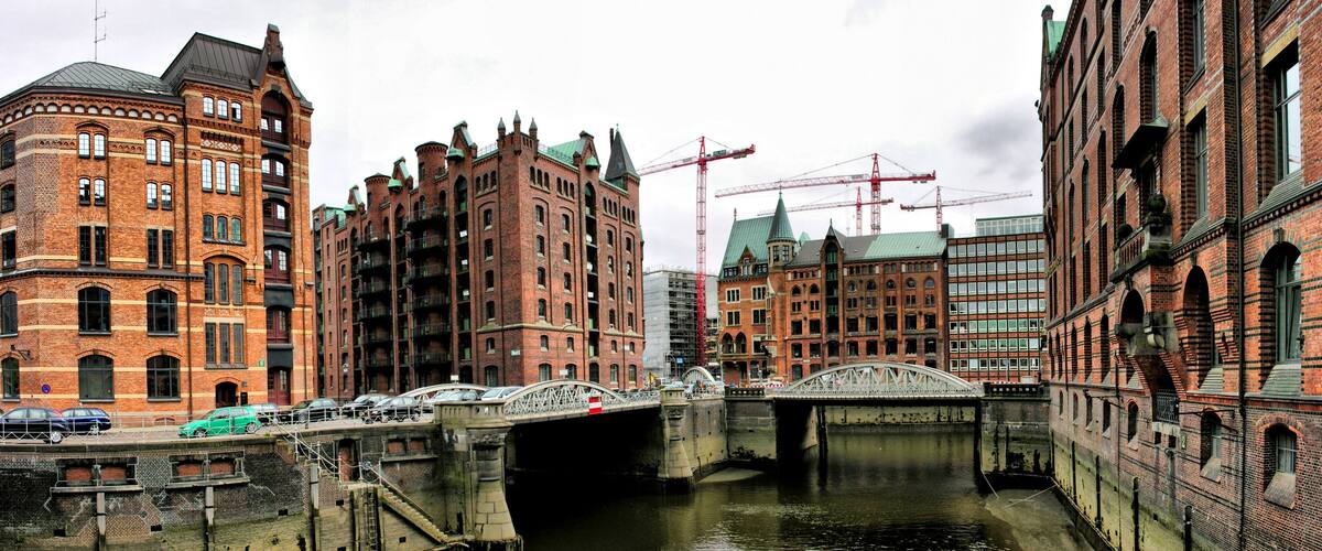 This is a photograph of an architectural monument. It is on the list of cultural monuments of Hamburg, no. 968